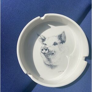 OTAgirl Ashtray decor with cute pig